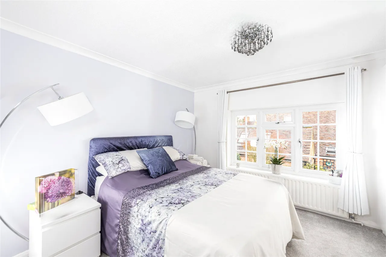 London Road, Broughton, MK10, photo 12