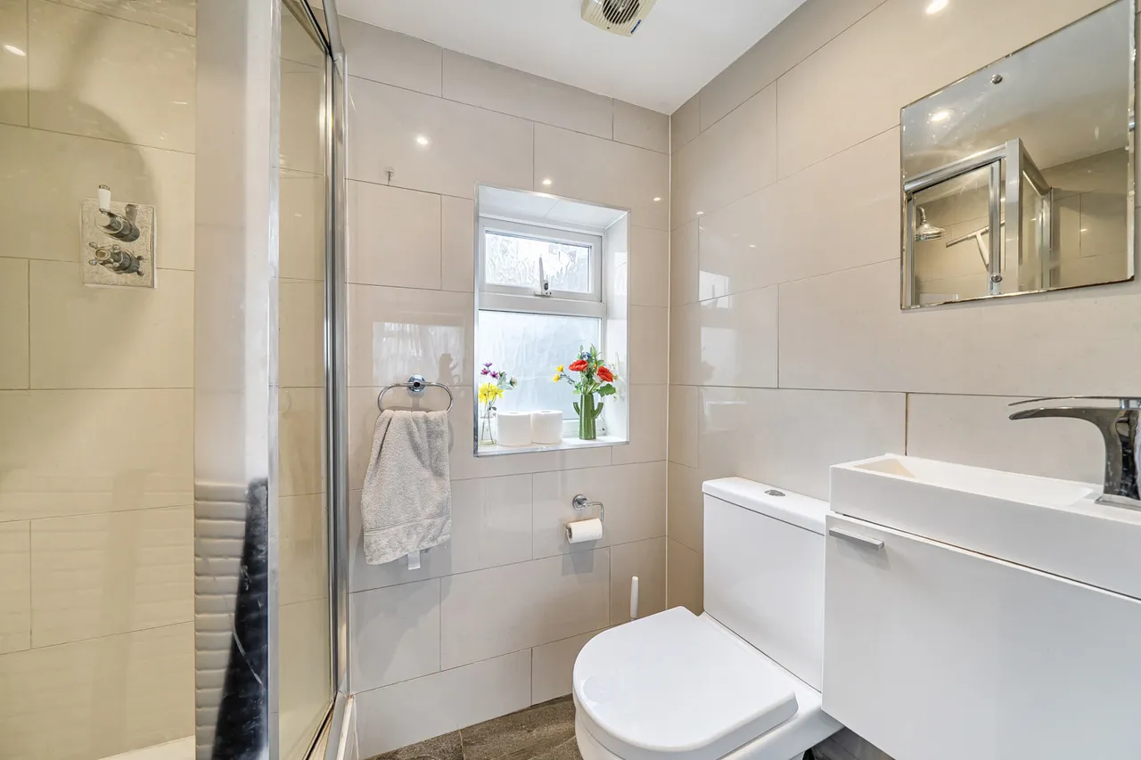 Thackeray Close, Uxbridge, UB8, photo 7
