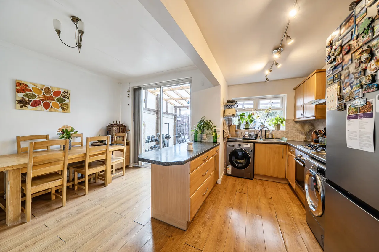 Thackeray Close, Uxbridge, UB8, photo 2