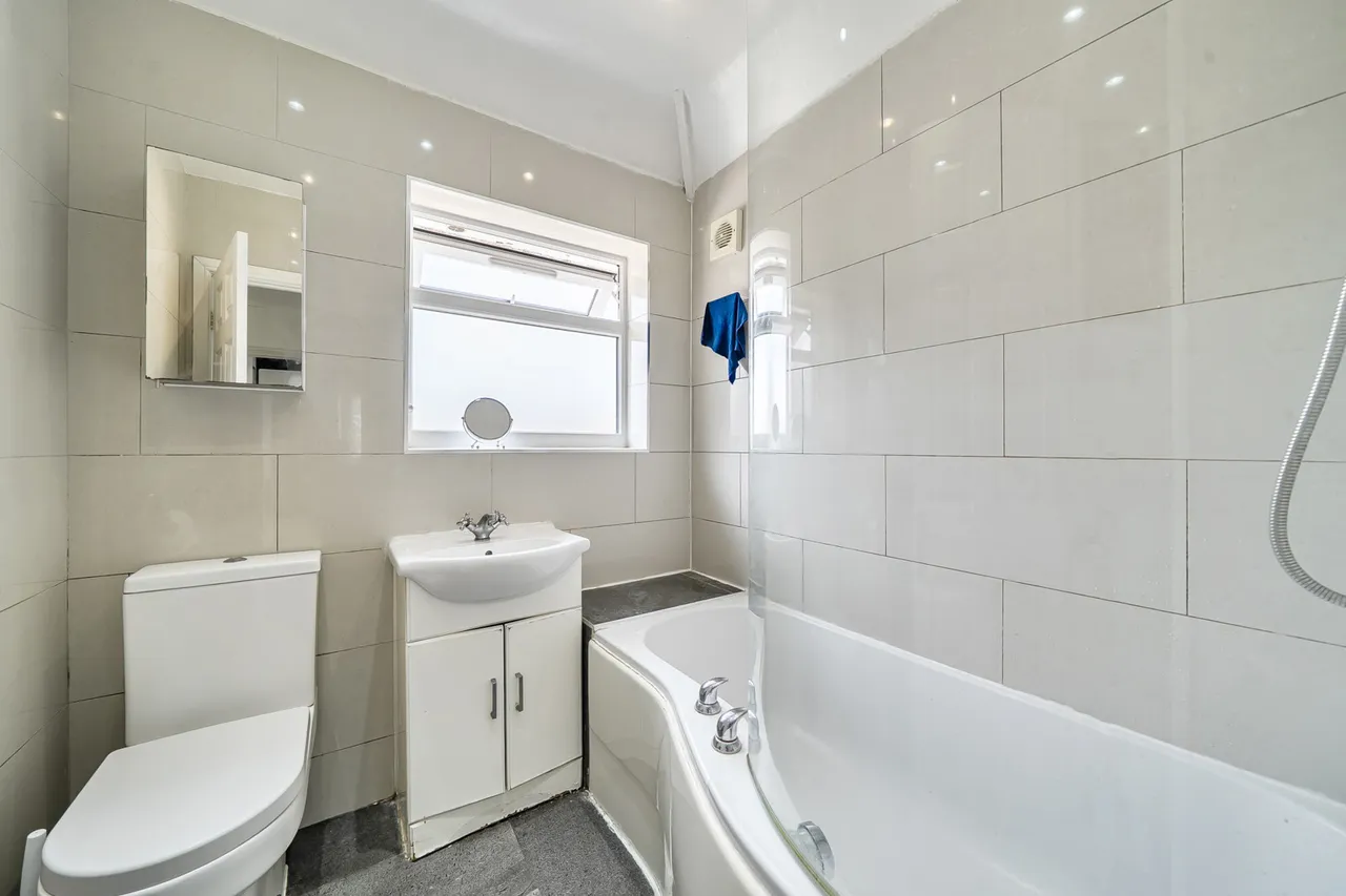 Thackeray Close, Uxbridge, UB8, photo 4