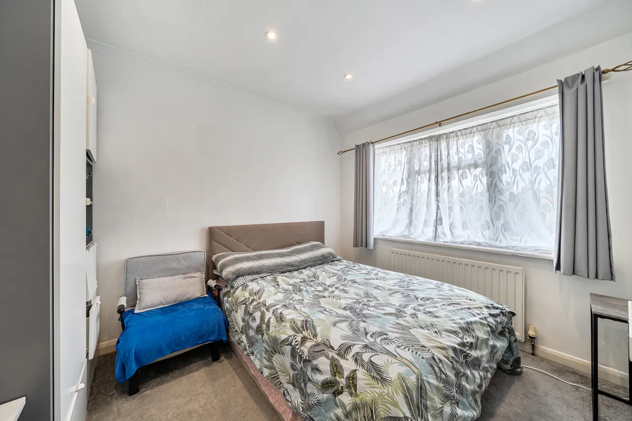 Thackeray Close, Uxbridge, UB8, photo 5
