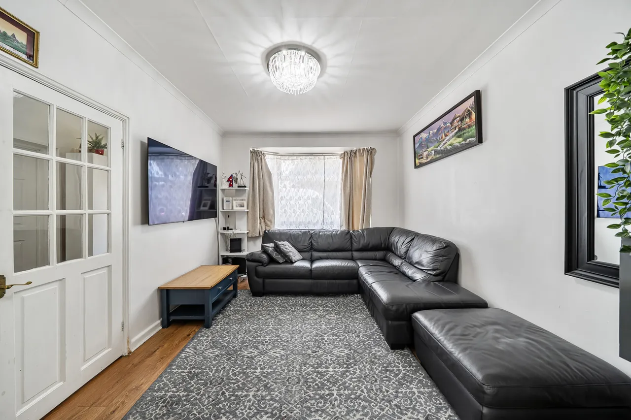 Thackeray Close, Uxbridge, UB8, photo 12