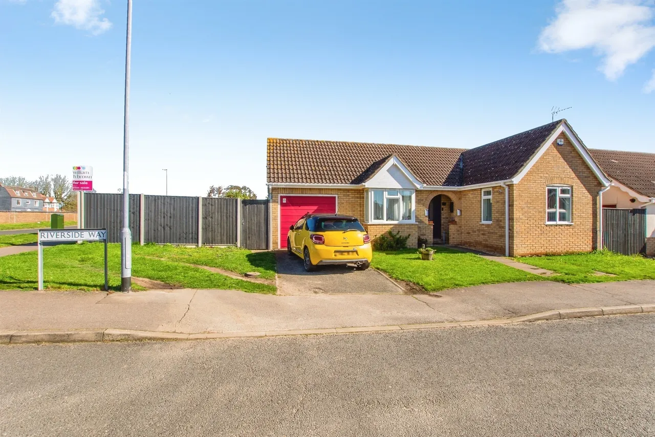 2 bed house for sale — Riverside Way, South Brink, WISBECH