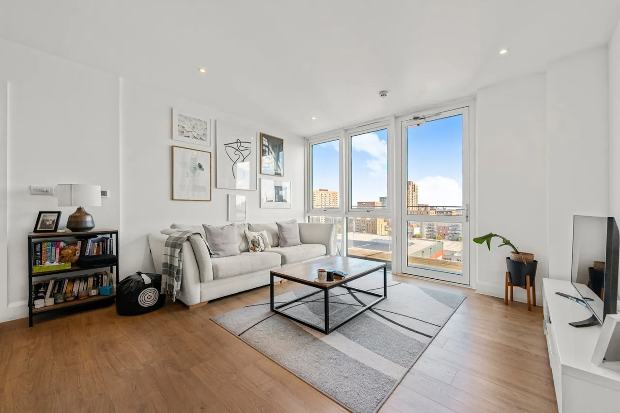 2 bed flat for sale, Barry Blandford Way, London, E3