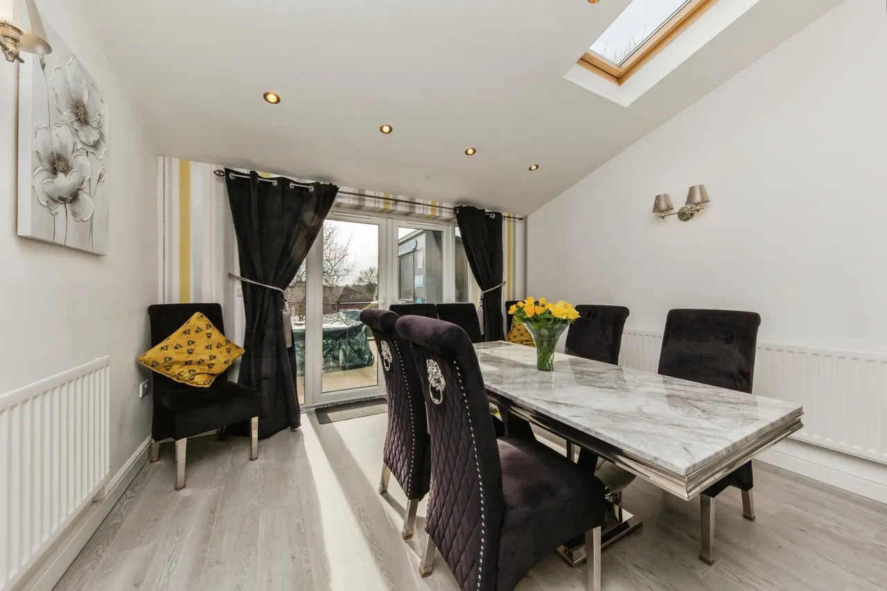 Cheveley Close, Macclesfield, SK10, photo 8