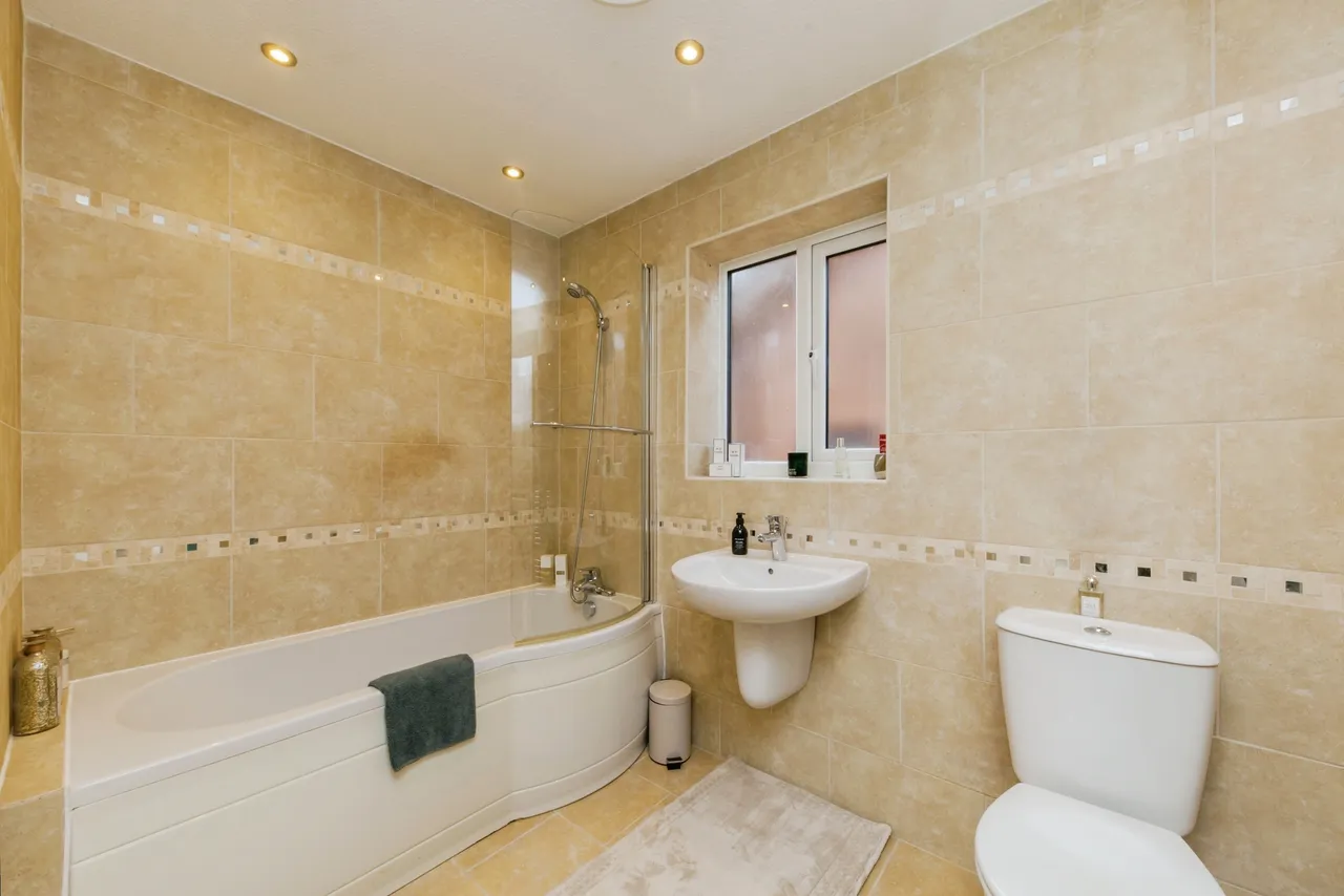 Cheveley Close, Macclesfield, SK10, photo 14