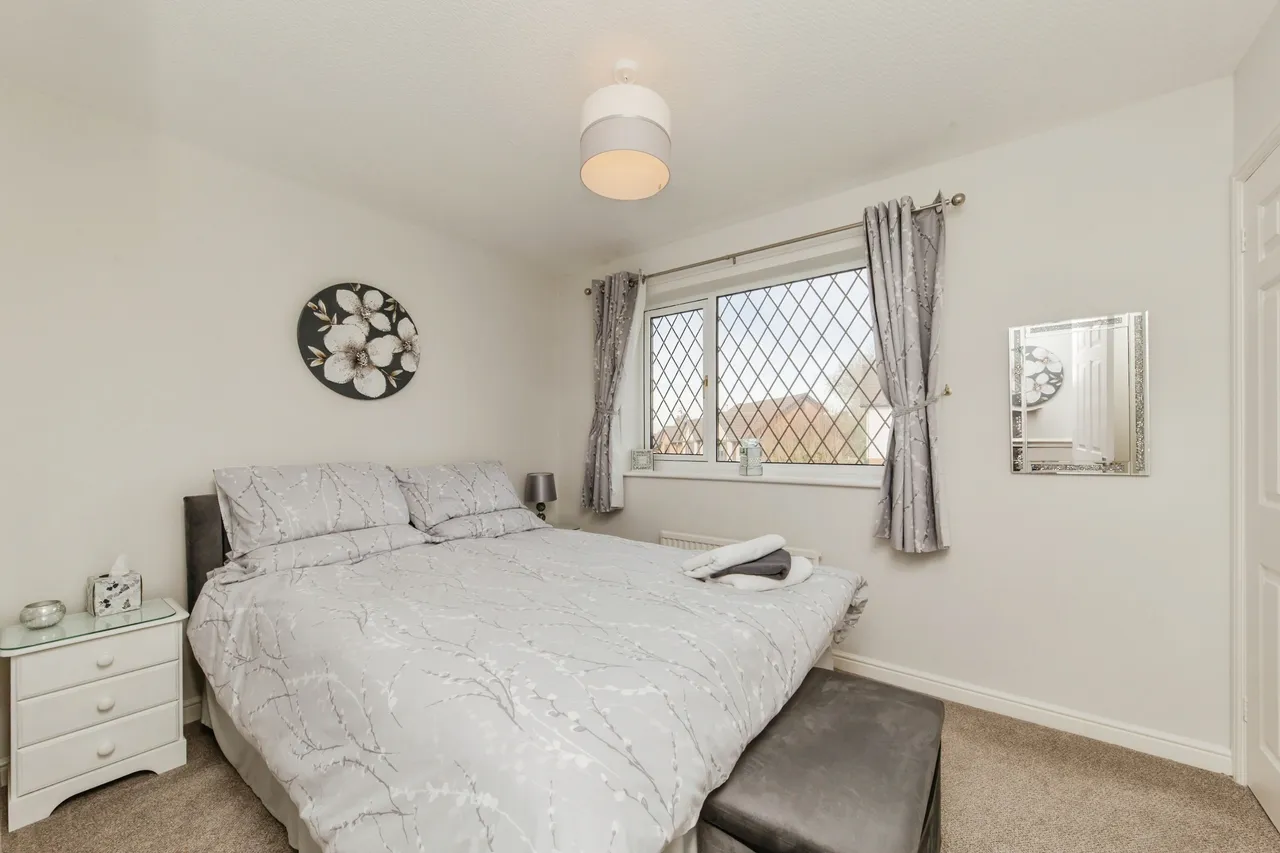 Cheveley Close, Macclesfield, SK10, photo 12
