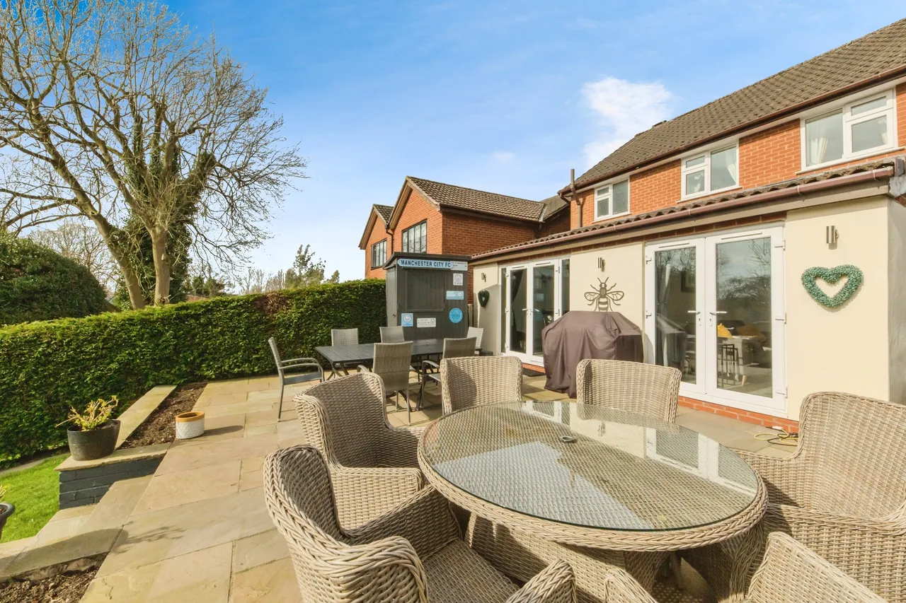 Cheveley Close, Macclesfield, SK10, photo 4