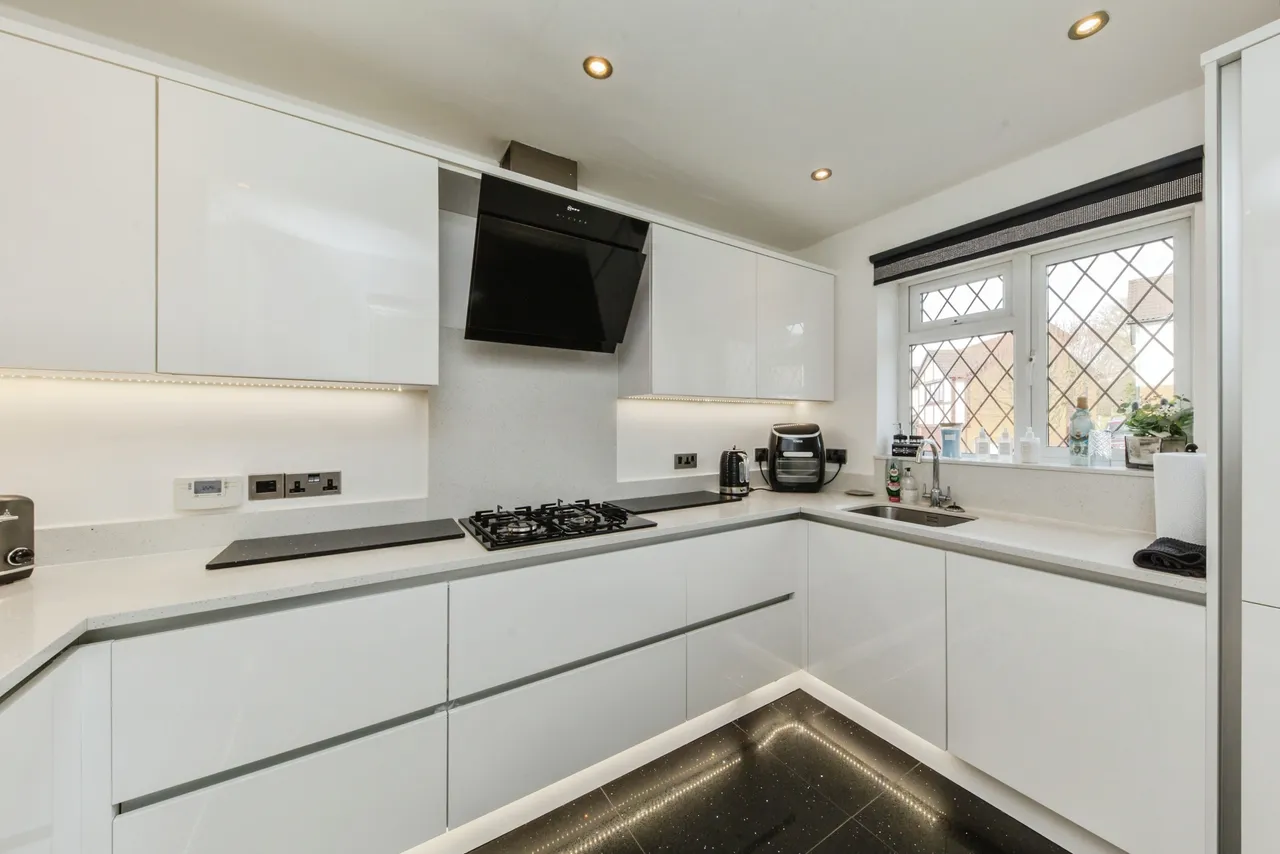 Cheveley Close, Macclesfield, SK10, photo 7
