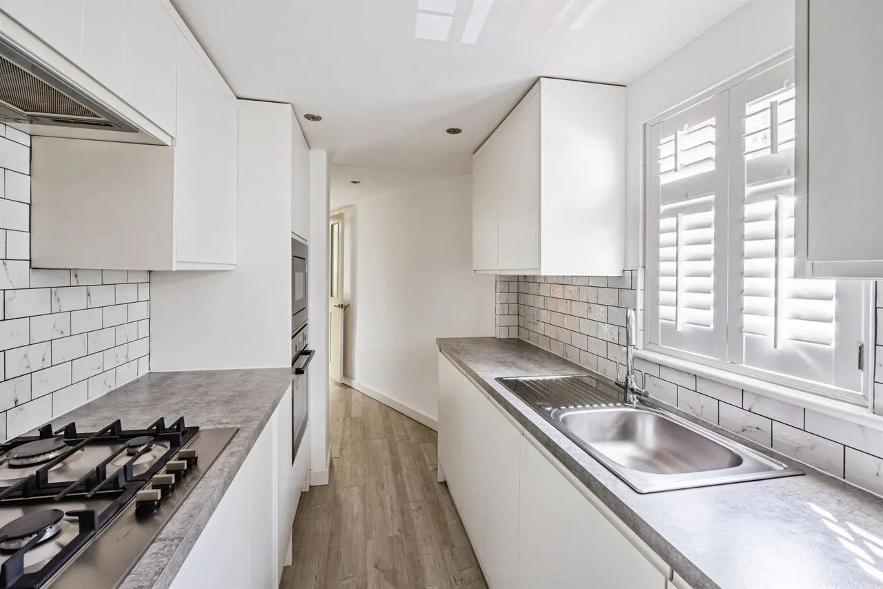 Blatchington Road, Seaford, photo 6