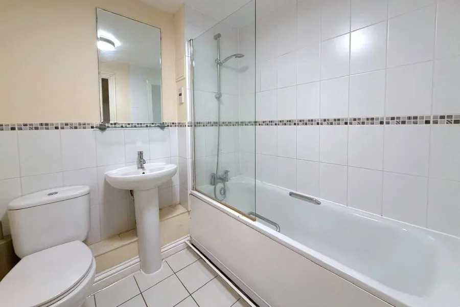 Tudor Way, Knaphill, GU21, photo 8