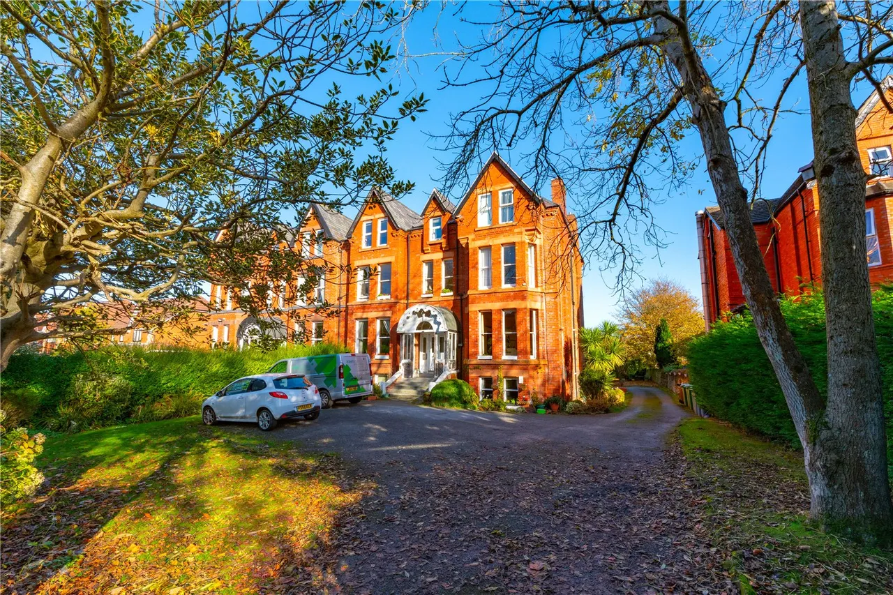 2 bed flat for sale, Bidston Road, Prenton, CH43