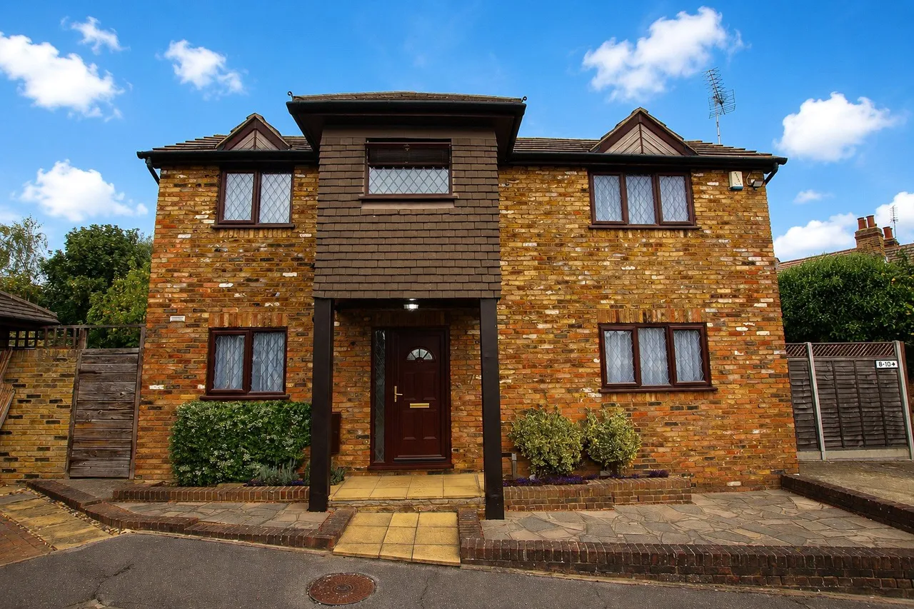 2 bed house for sale, Malton Mews, Plumstead, SE18