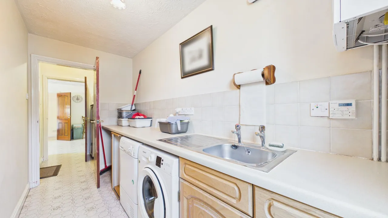 Trienna, Orton Longueville, Peterborough, PE2, photo 18