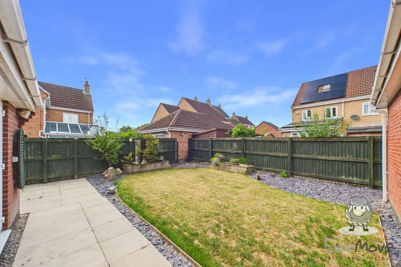 Hoveton Gardens, St. Helens, WA9, photo 18