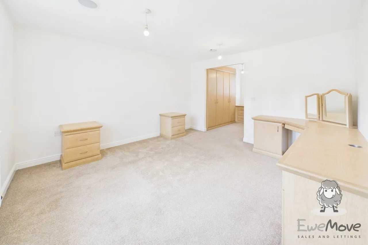 Hoveton Gardens, St. Helens, WA9, photo 10
