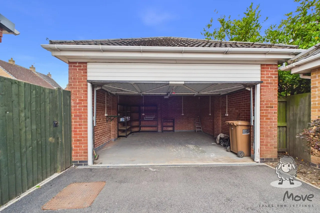 Hoveton Gardens, St. Helens, WA9, photo 20