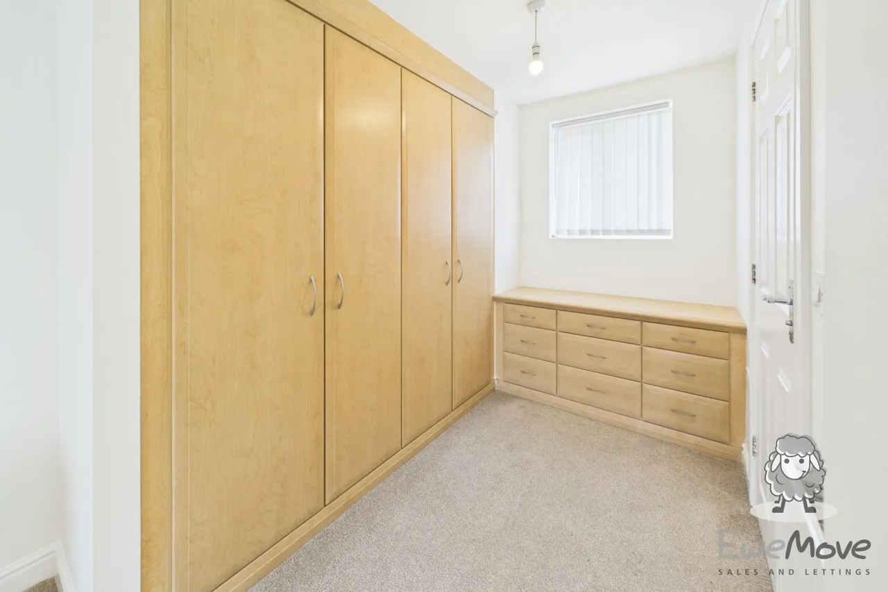 Hoveton Gardens, St. Helens, WA9, photo 11