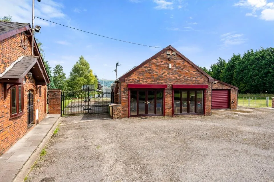 Chorley Road, Westhoughton, Bolton, BL5 3NH, photo 47
