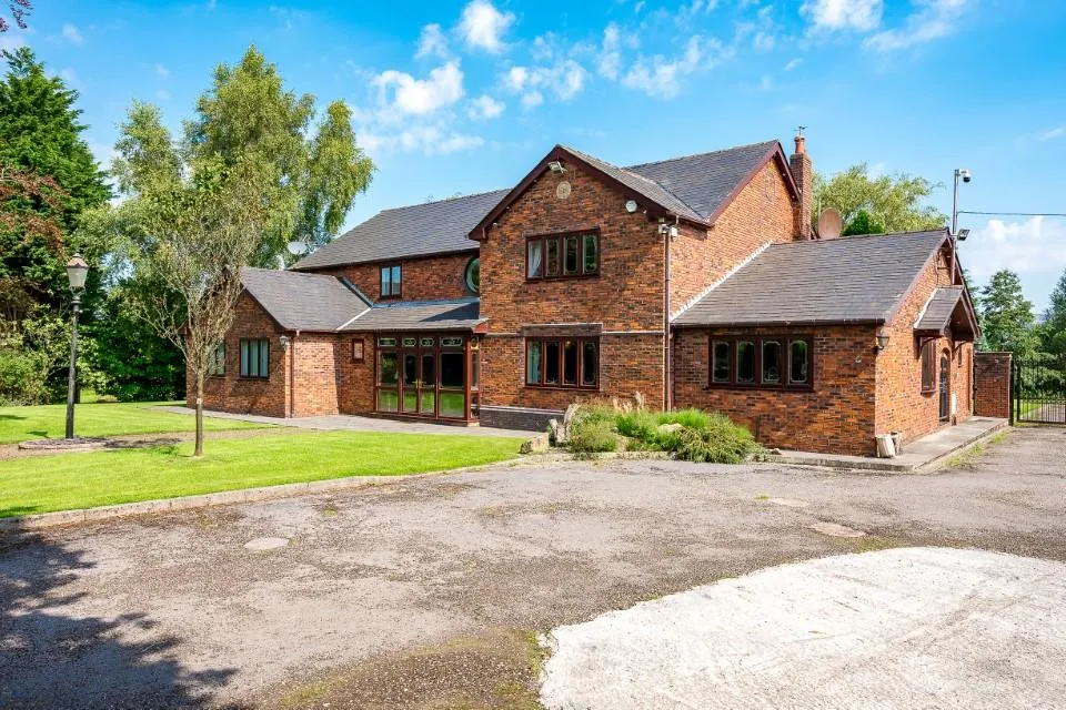 Chorley Road, Westhoughton, Bolton, BL5 3NH, photo 4