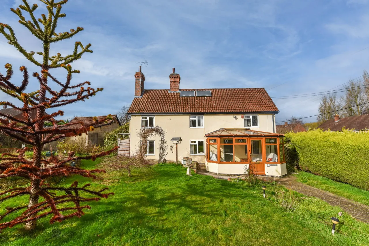 Great Hinton, Trowbridge, BA14, photo 2