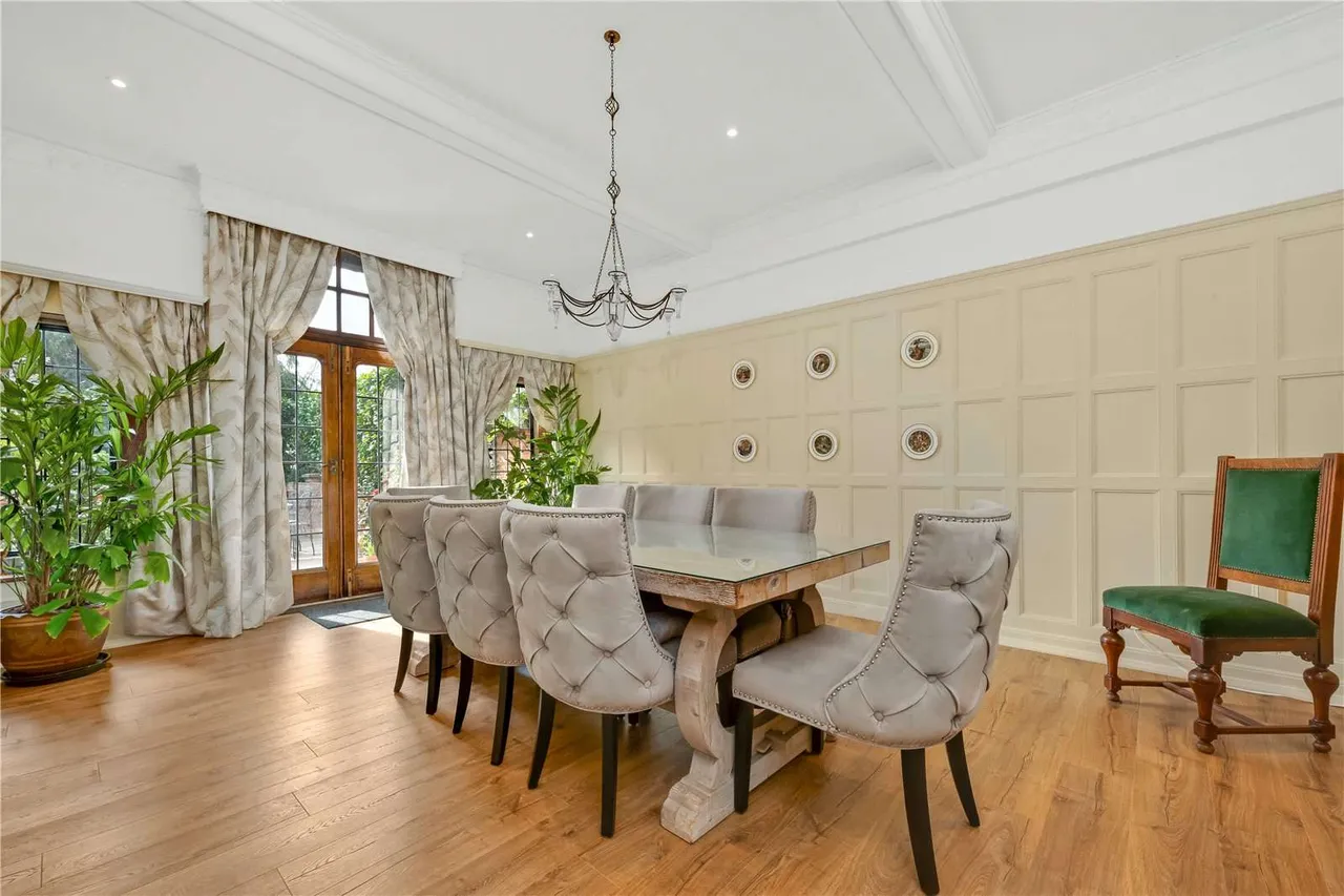 Old Avenue, St George's Hill, Weybridge, Surrey, KT13 0QE, photo 8