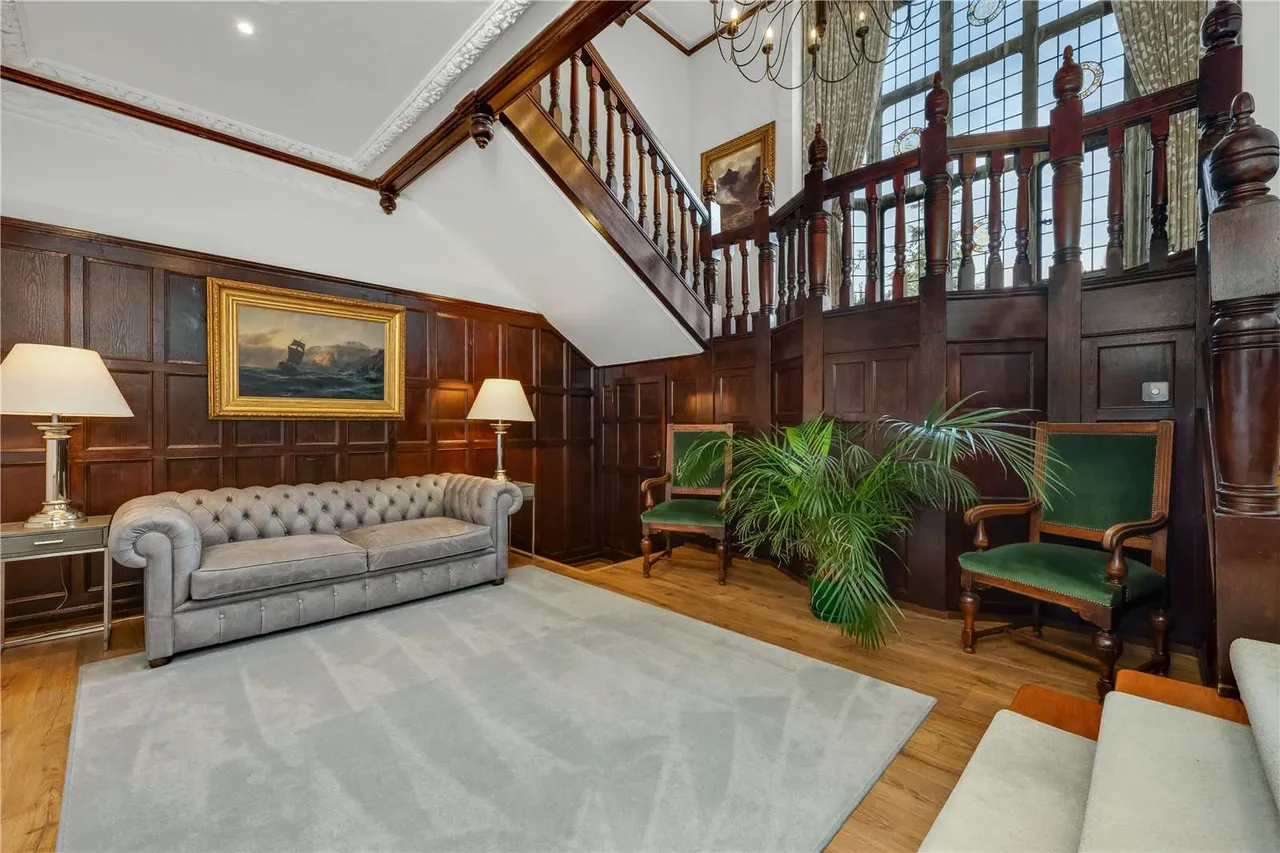 Old Avenue, St George's Hill, Weybridge, Surrey, KT13 0QE, photo 3