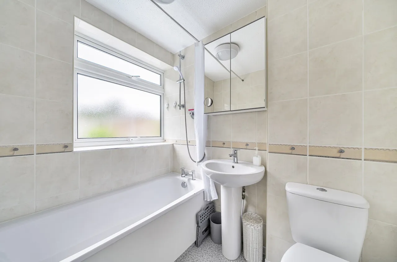 Turnstone Gardens, Lordswood, SO16, photo 9