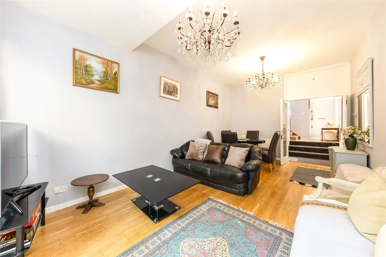 Porchester Square Mews, London, W2, photo 5