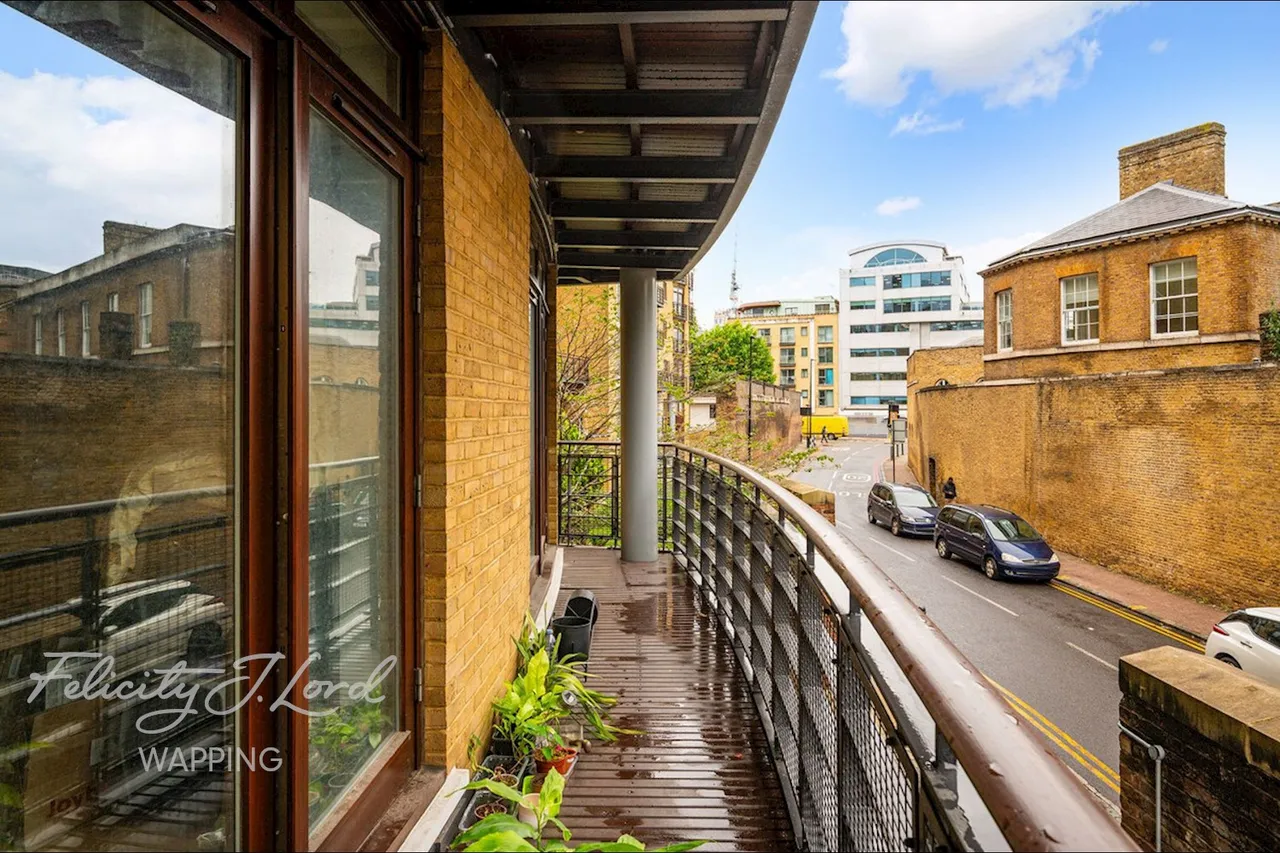 Thomas More Street, London, E1W, photo 15
