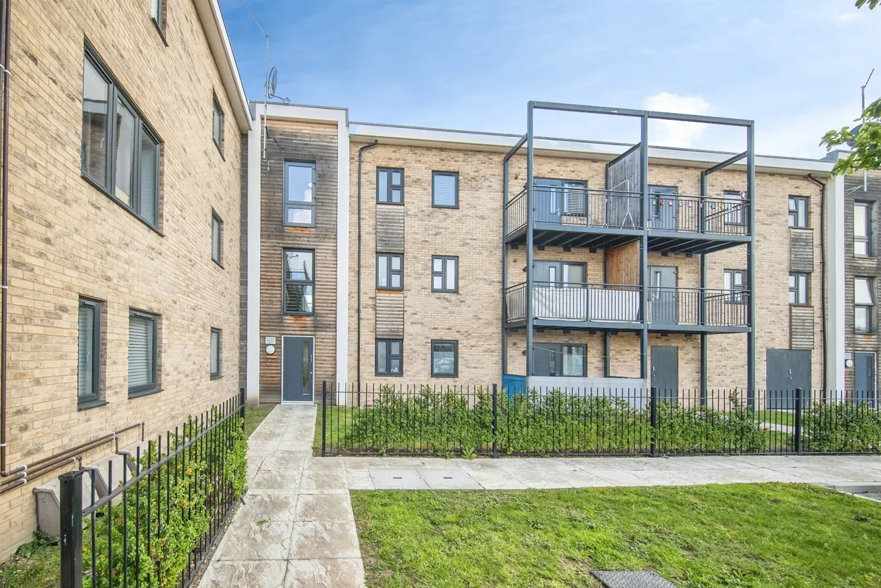 2 bed flat for sale — Barcro Square, Colchester