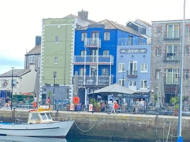 2 bed flat to rent, Quay Road, Plymouth