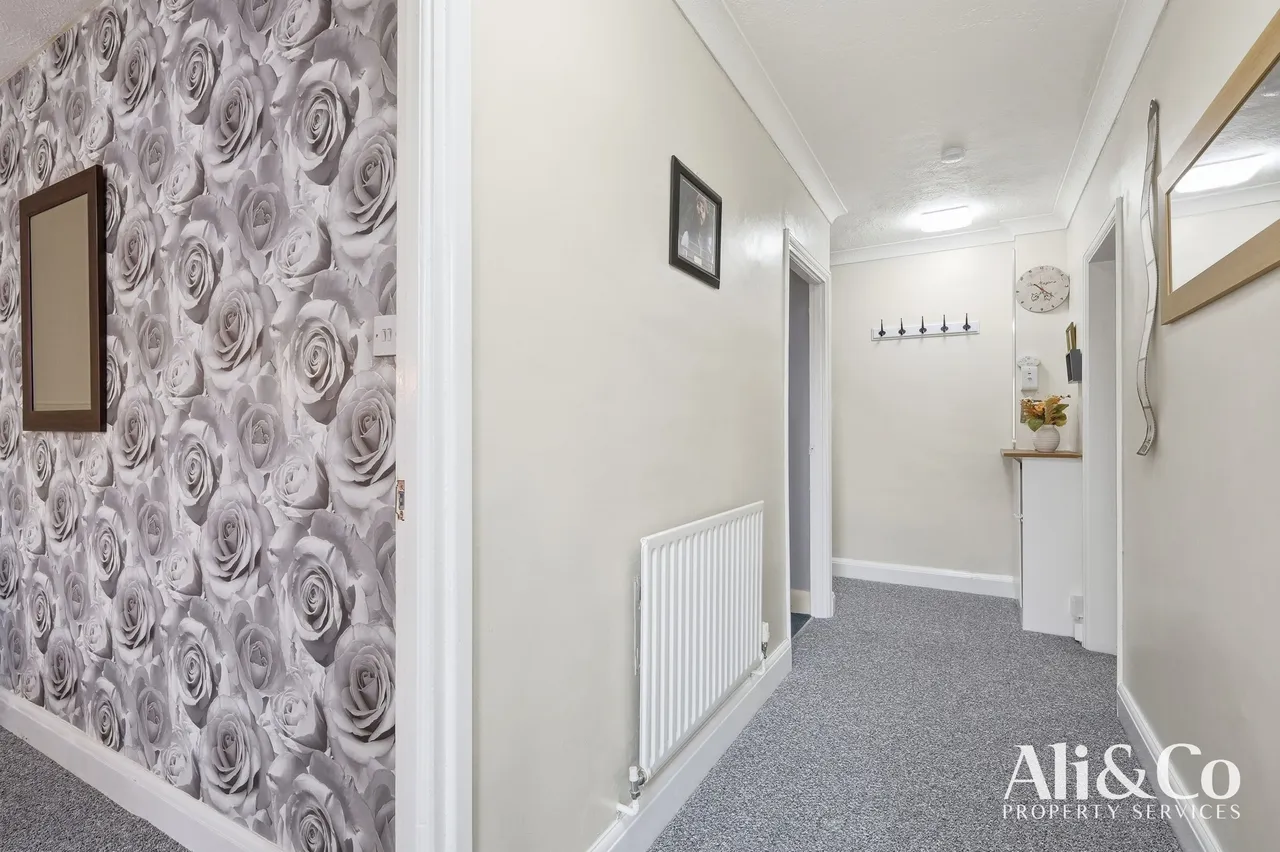The Close, Grays, Essex, RM16 2XU, photo 12