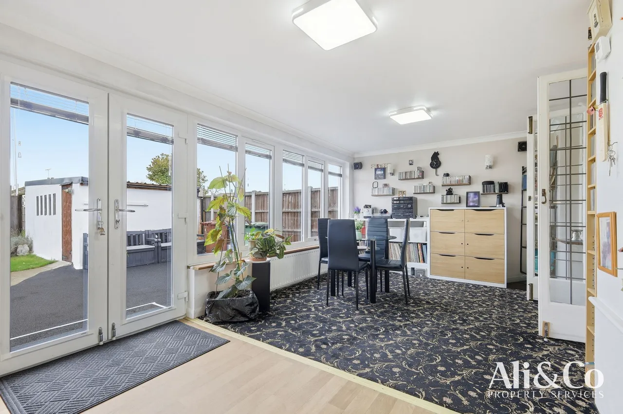 The Close, Grays, Essex, RM16 2XU, photo 5