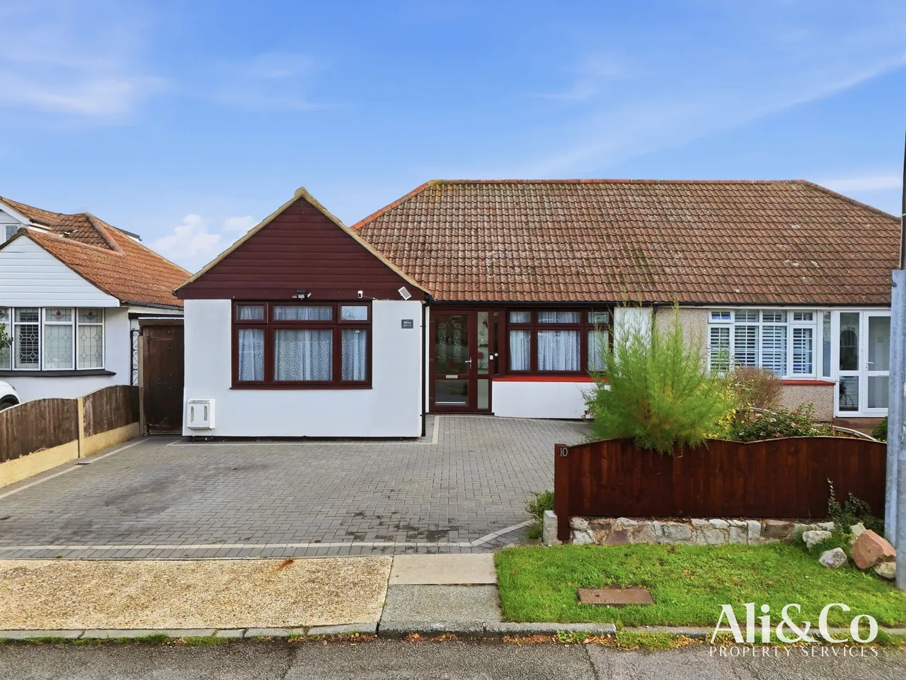 2 bed house for sale — The Close, Grays, Essex, RM16 2XU