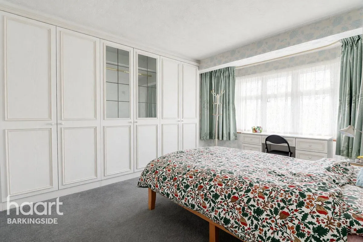 Eastern Avenue, Gants Hill, IG2, photo 14