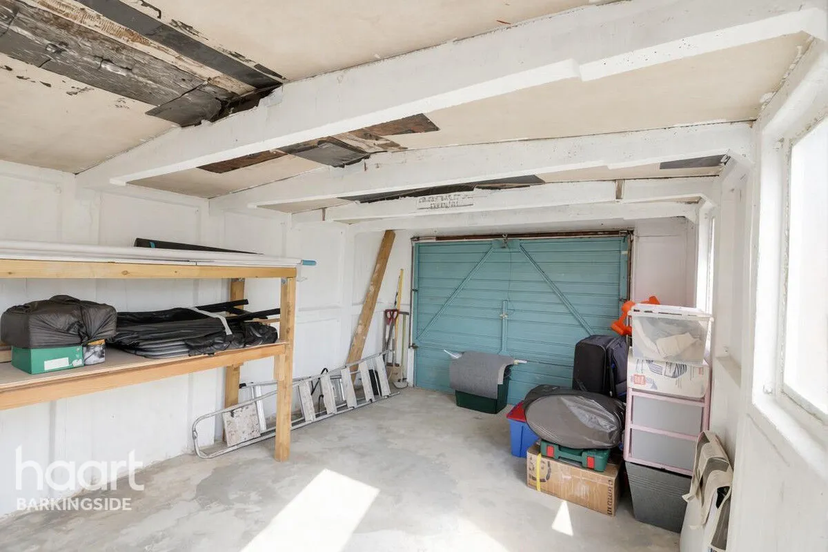 Eastern Avenue, Gants Hill, IG2, photo 24