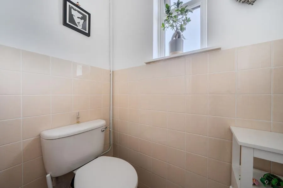 Manor Lane, Sunbury-on-Thames, TW16, photo 18