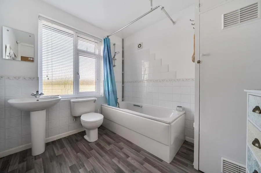 Manor Lane, Sunbury-on-Thames, TW16, photo 17