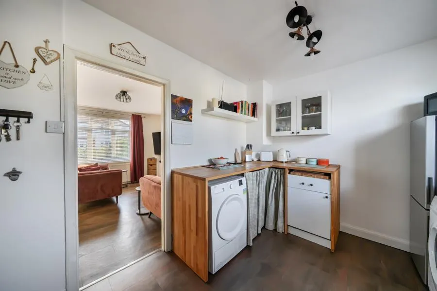 Manor Lane, Sunbury-on-Thames, TW16, photo 4