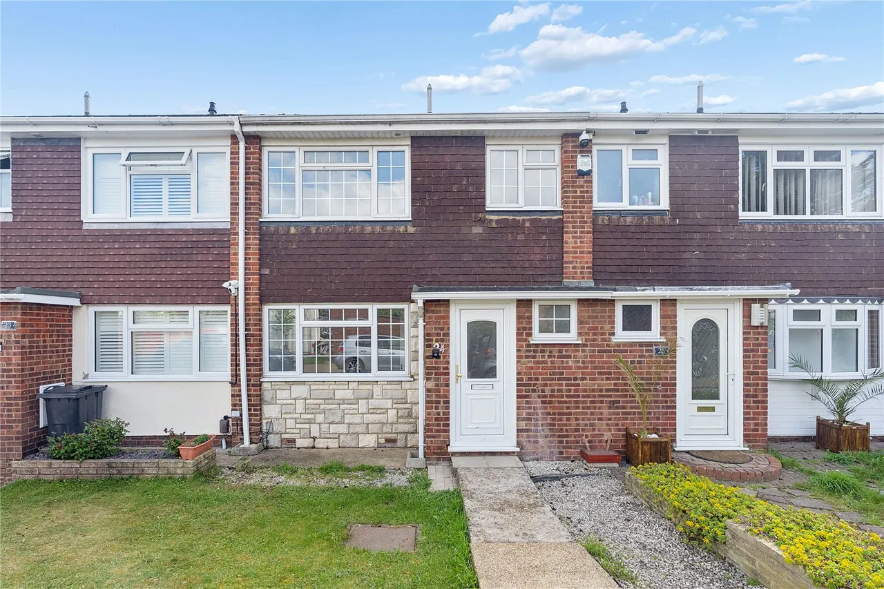3 bed house for sale, Crownmead Way, Romford, RM7