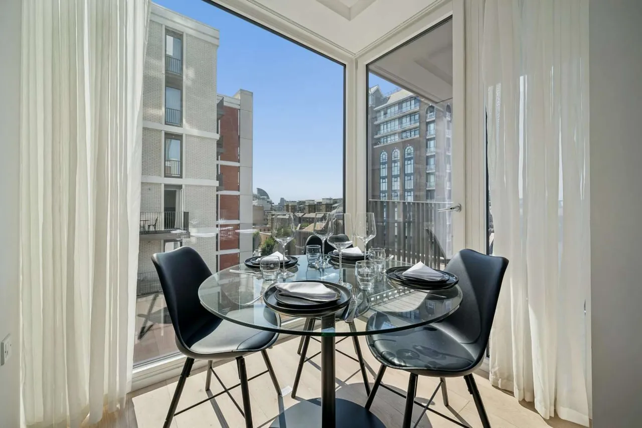 York Place, London, SW11 3JD, photo 5