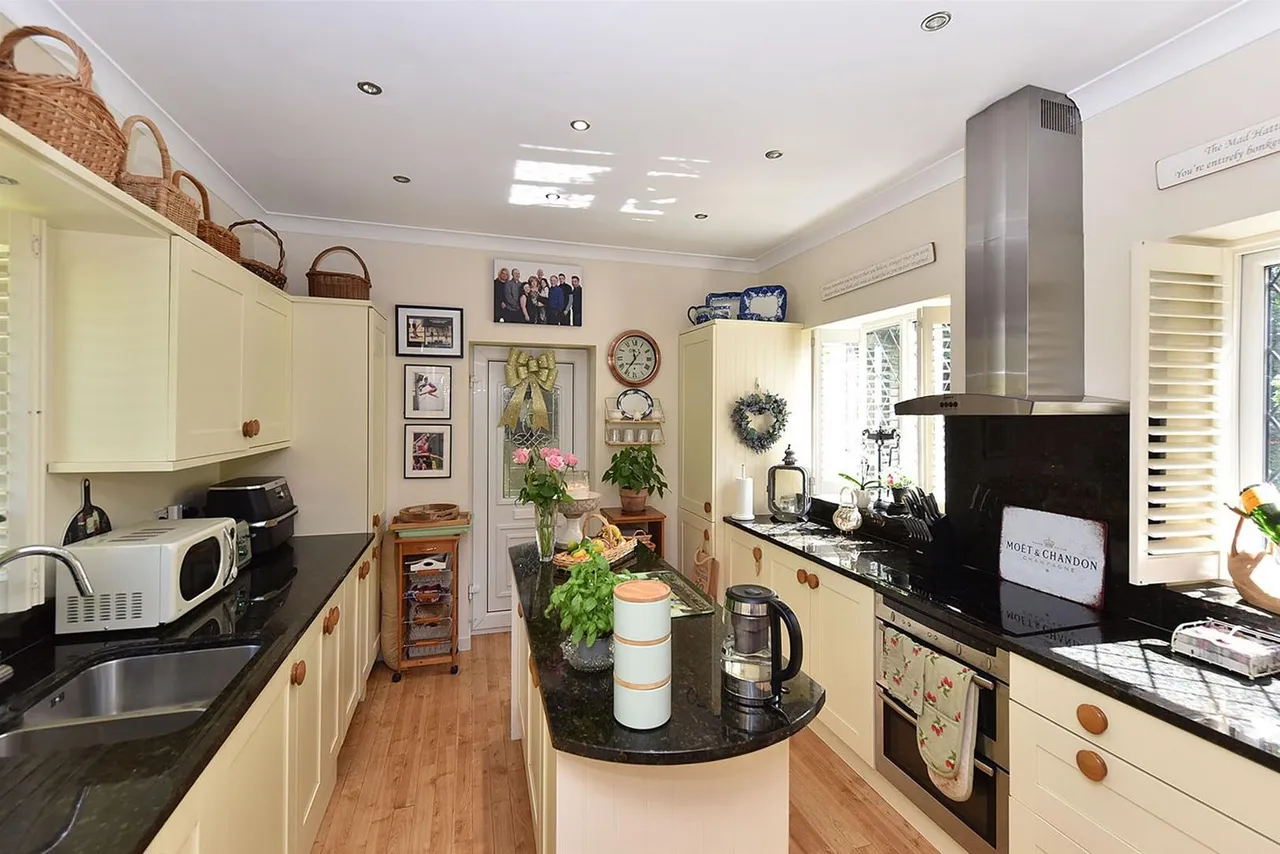 Windmill Lane, Kerridge, photo 23