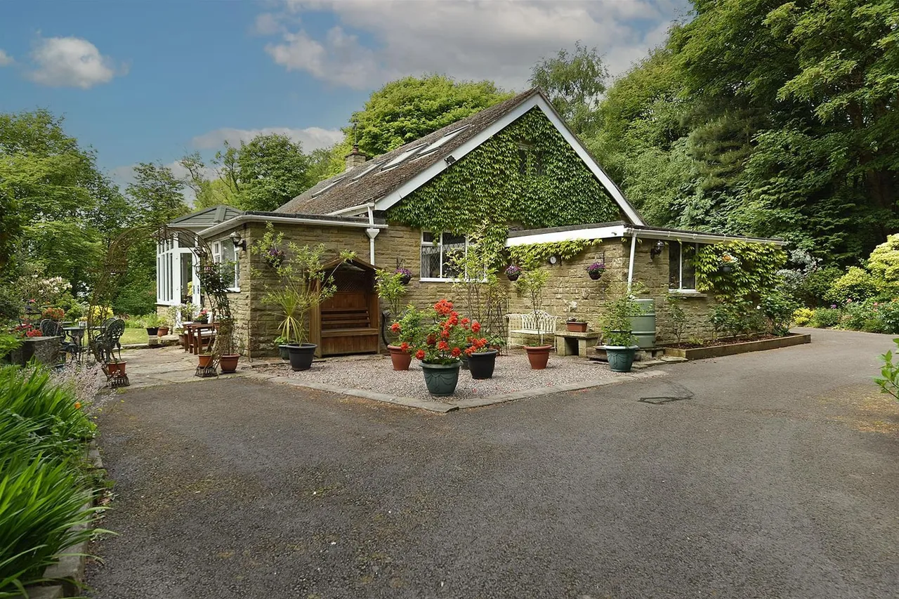 5 bed house for sale — Windmill Lane, Kerridge