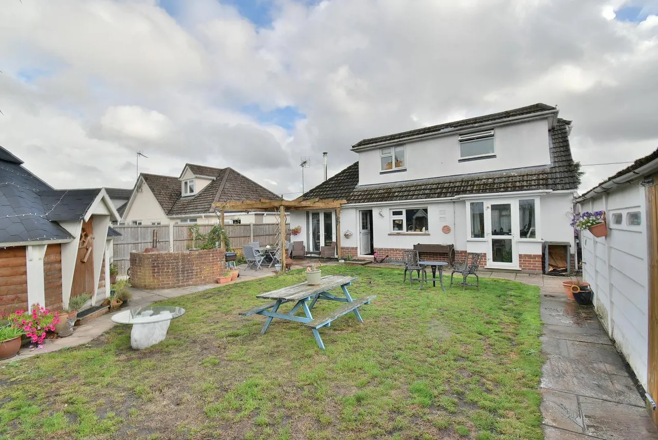 Mayfield Drive, BH22, photo 16