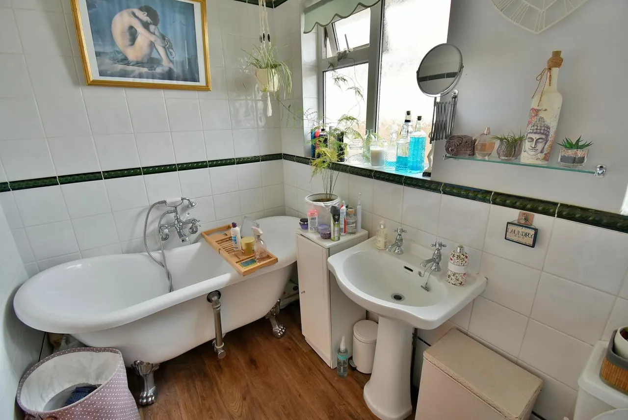 Mayfield Drive, BH22, photo 6