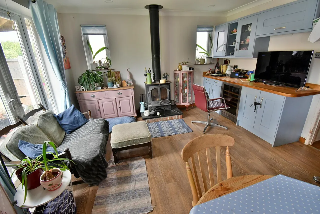 Mayfield Drive, BH22, photo 5