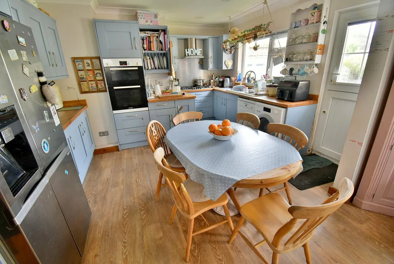 Mayfield Drive, BH22, photo 2