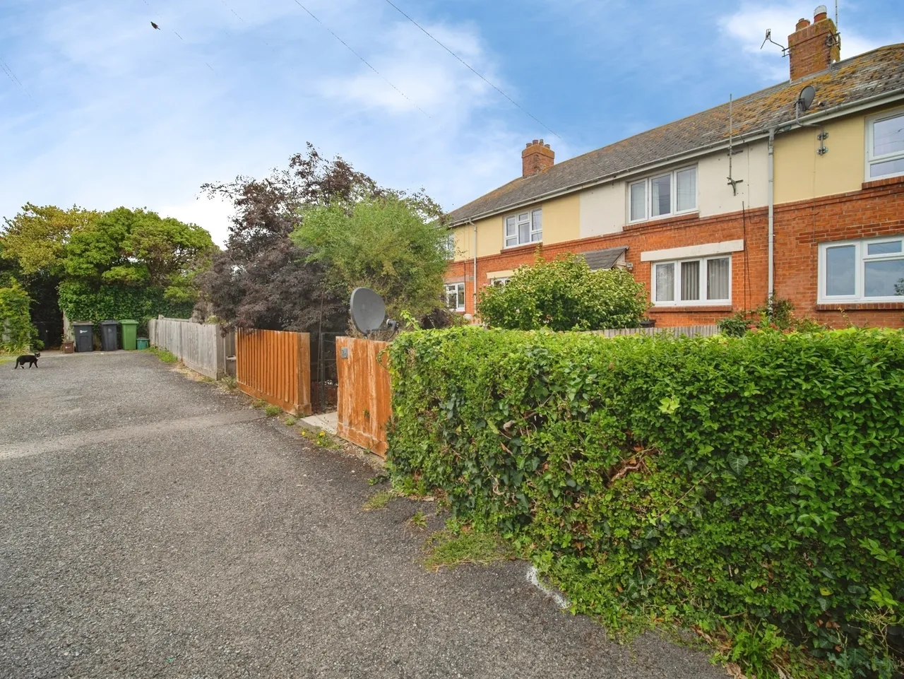 2 bed house for sale, Sutton Road, Preston, DT3
