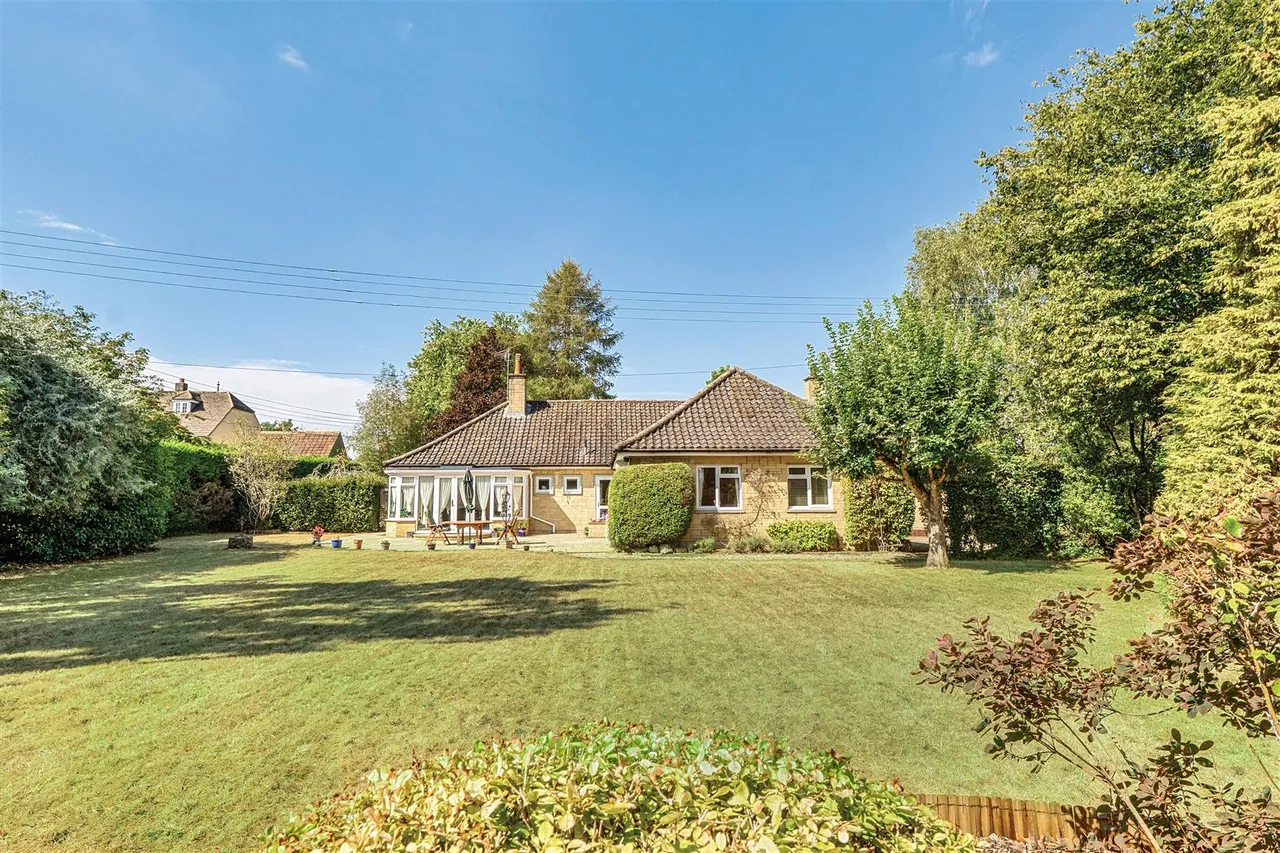 Studley Lane, Studley, SN11, photo 12